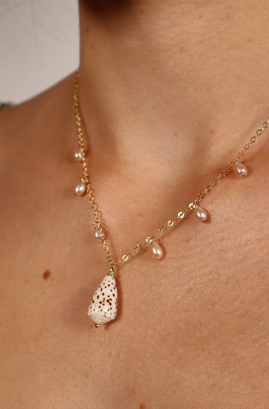 Kai Shell Necklace