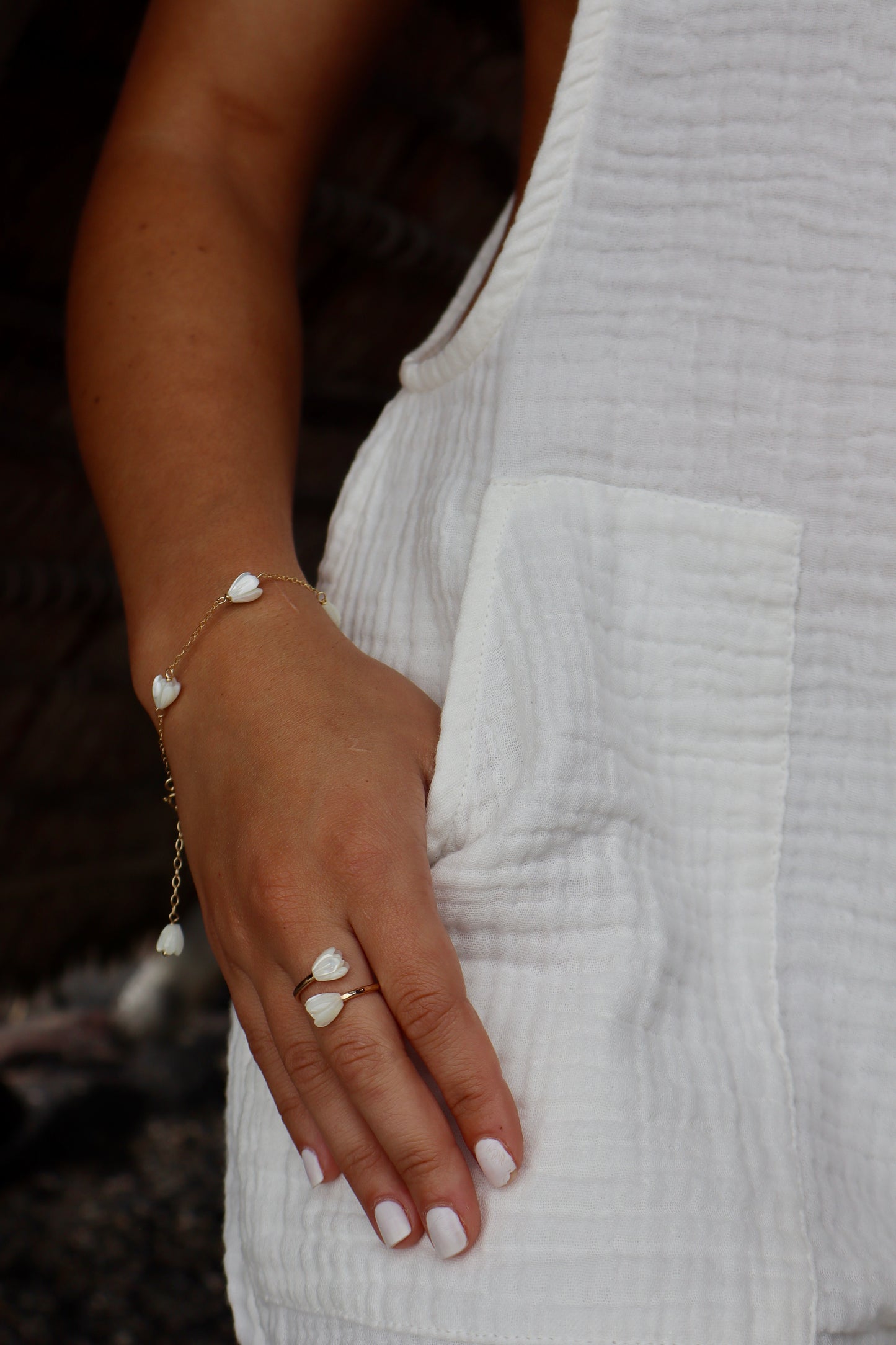 Hulili Ring - Mother of Pearl Pikake