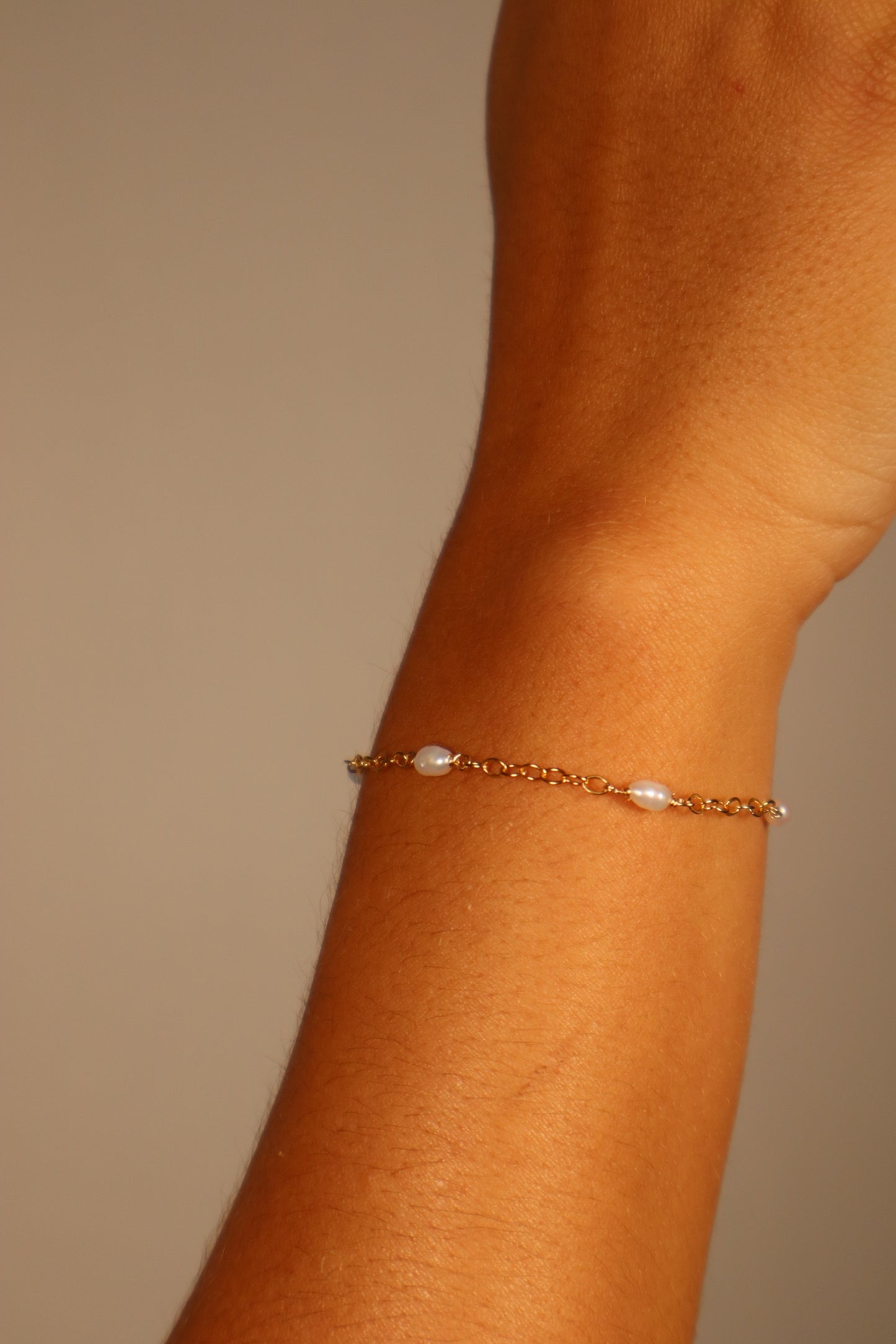Dainty Keshi Bracelet